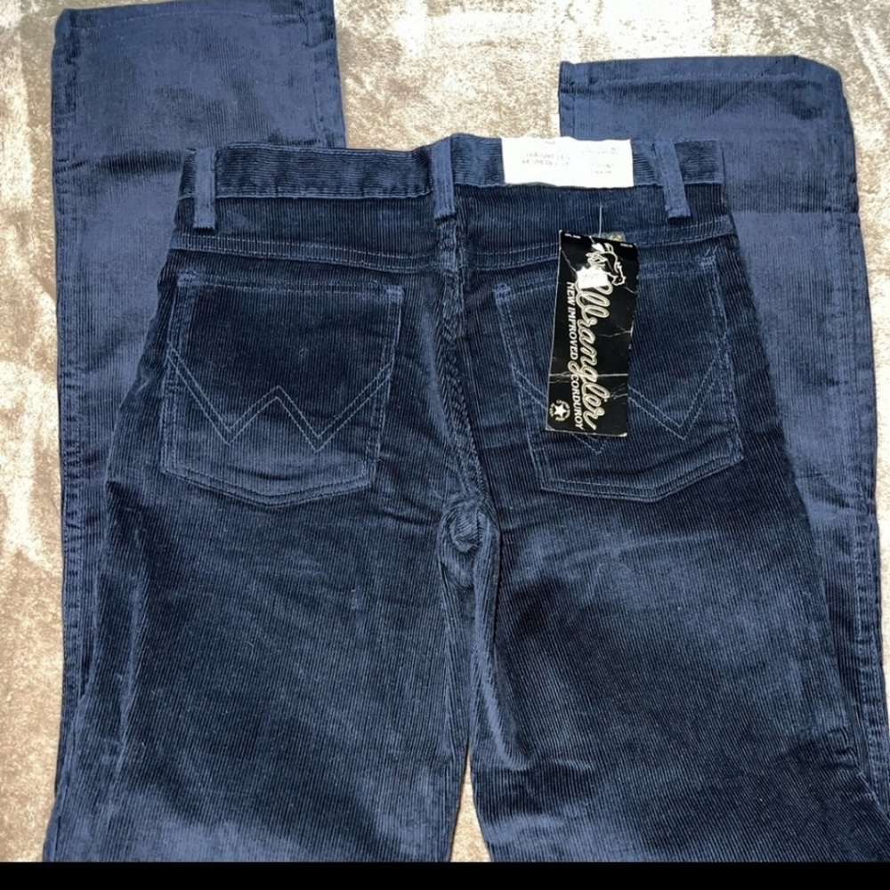 Wrangler corduroy pants * student. Boot cut. NWT. 28x36